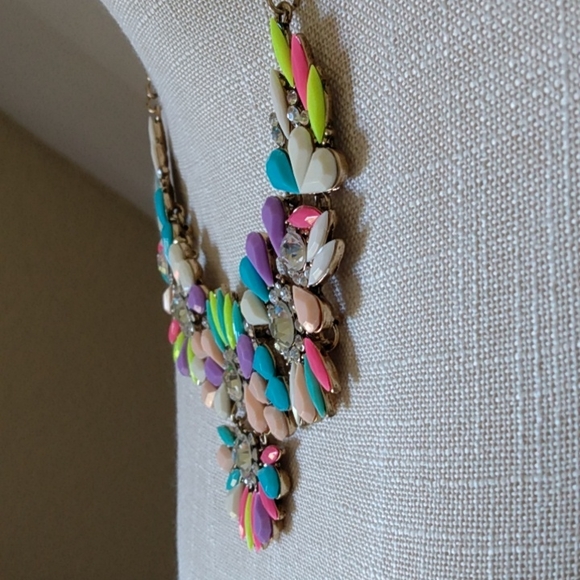 BIB NECKLACE Choker PETAL BUDS GOLDTONE Large Diamond Rose Petal Size Adjustable - Picture 3 of 6